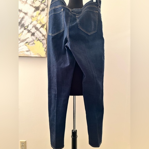 Old Navy women’s super skinny jeans. Size 12 - Picture 2 of 3